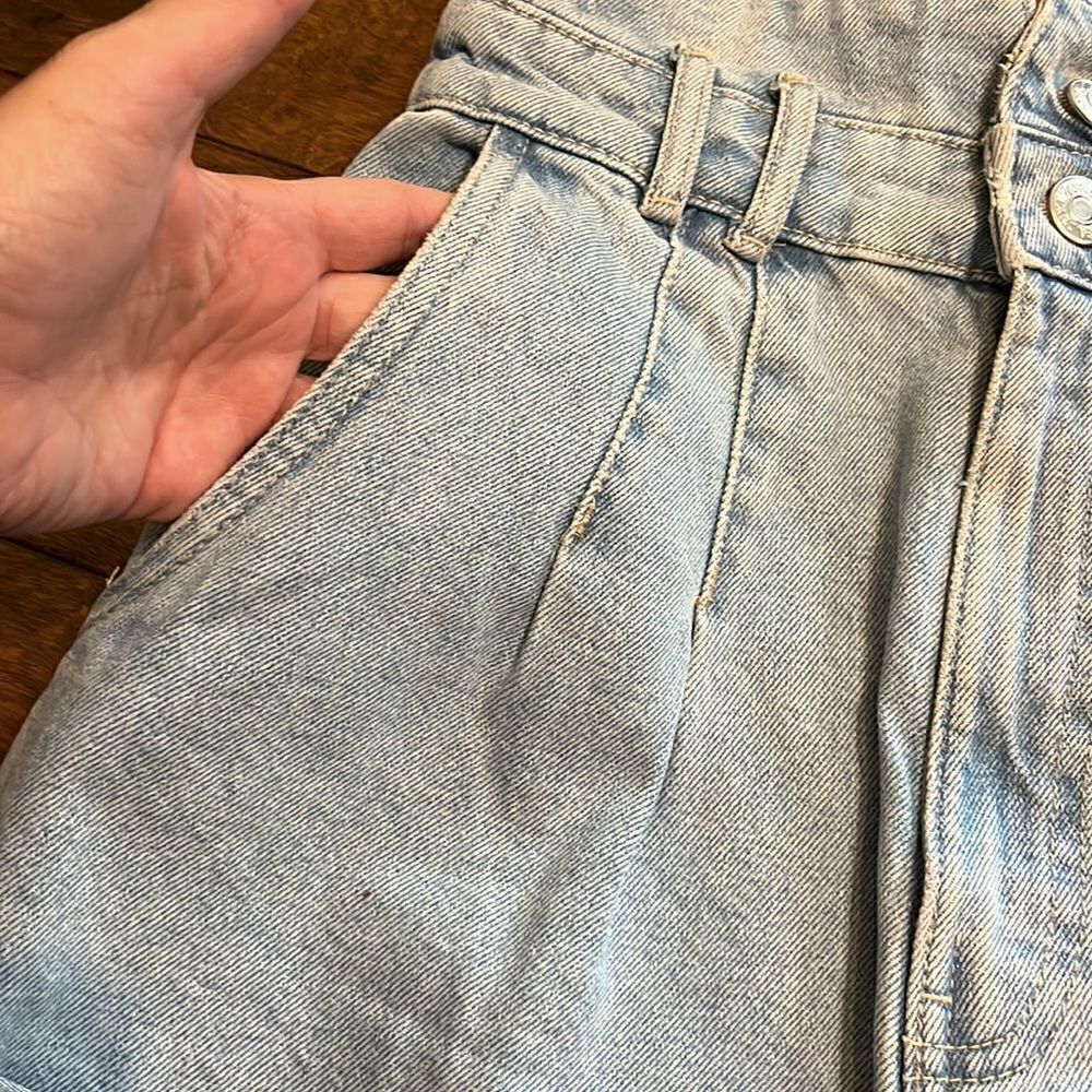 Zara Pleated Paper Bag Cuffed Jean Shorts, 2! - Picture 3 of 6